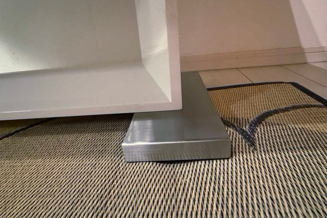 スタイリッシュ 人工大理石センターローテーブル シンプルデザイン　東京インテリア