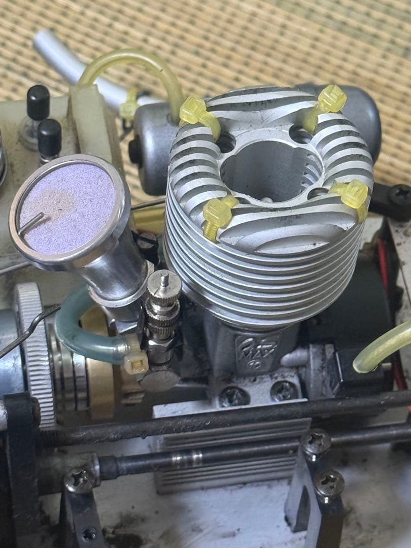 ラジコン　京商 1/10 スカイライン カルソニック　エンジンカー