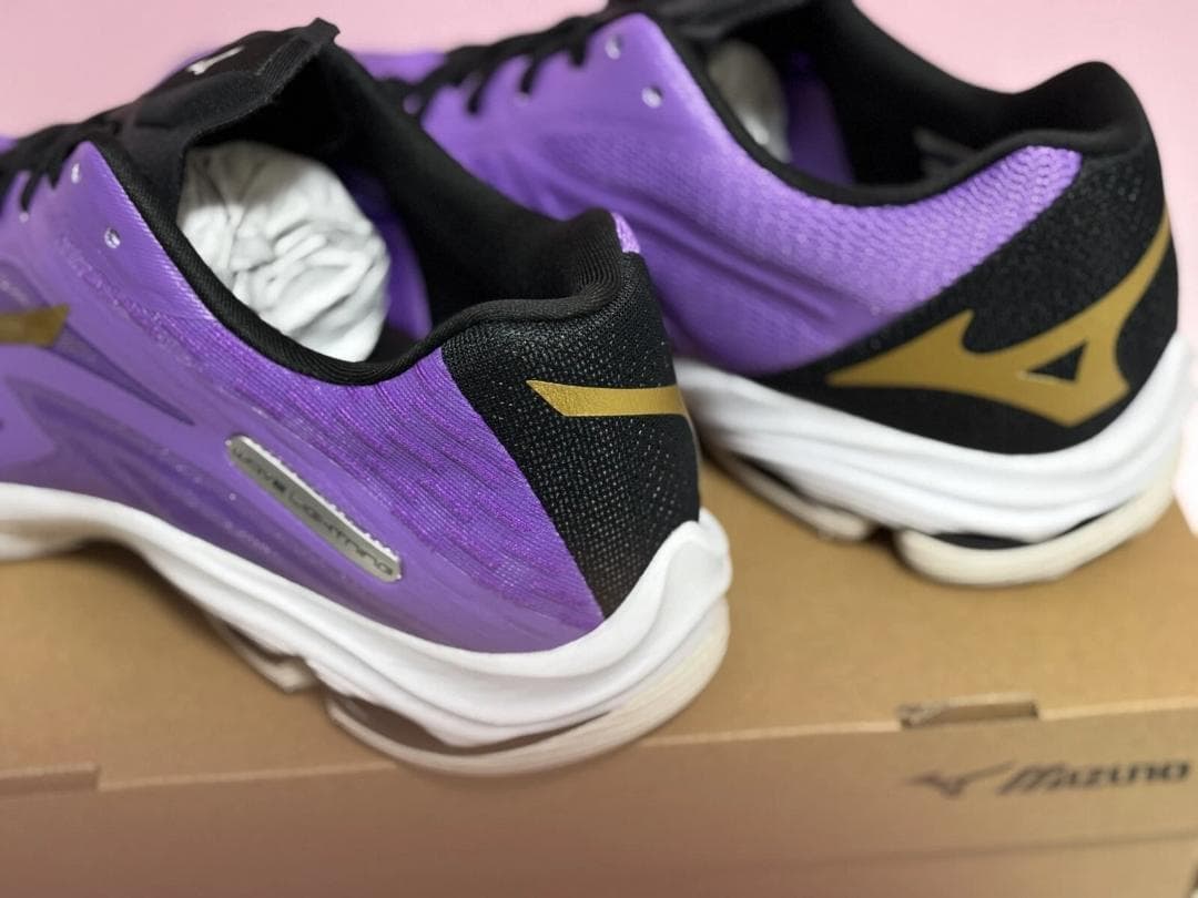 Mizuno バレーボールシューズ WAVE LIGHTNING 27cm