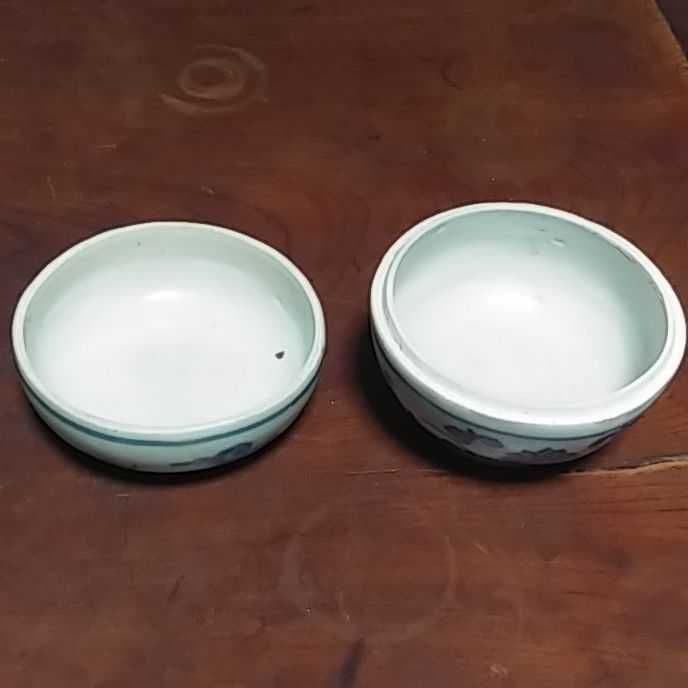 青花唐草蓋物　明時代中期