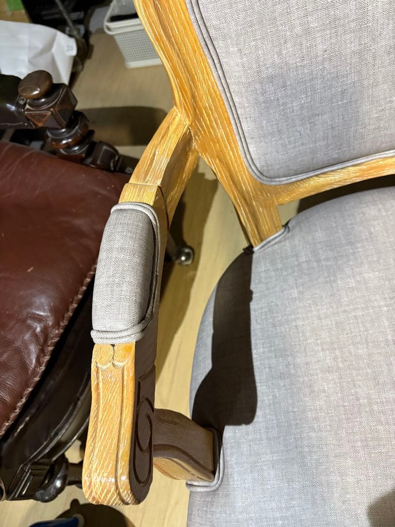 シャビーシックなスタイリングチェア　ダイニング　店舗什器　リビング