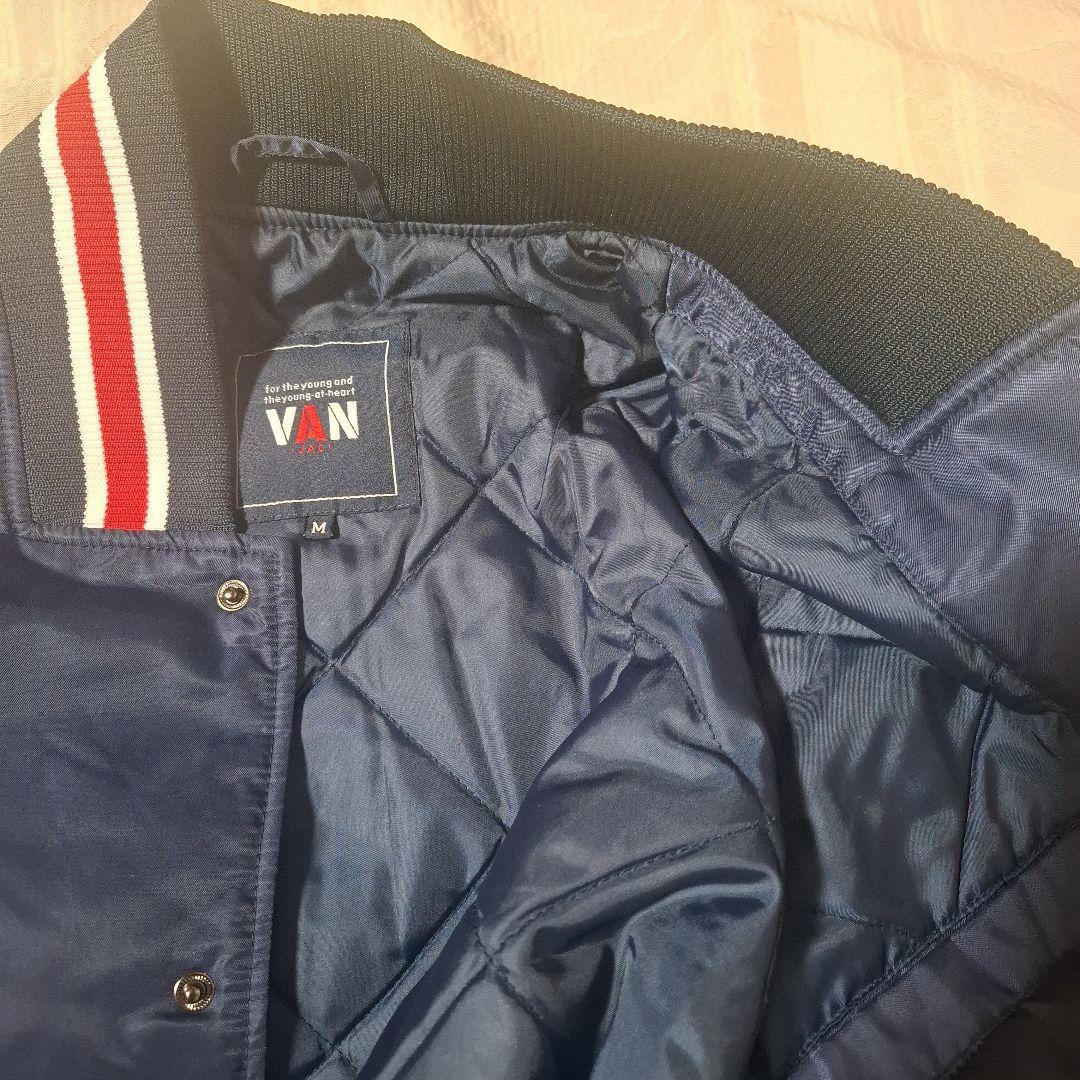 VAN JAC ネイビー スタジャンジャンバ－　 Mサイズ