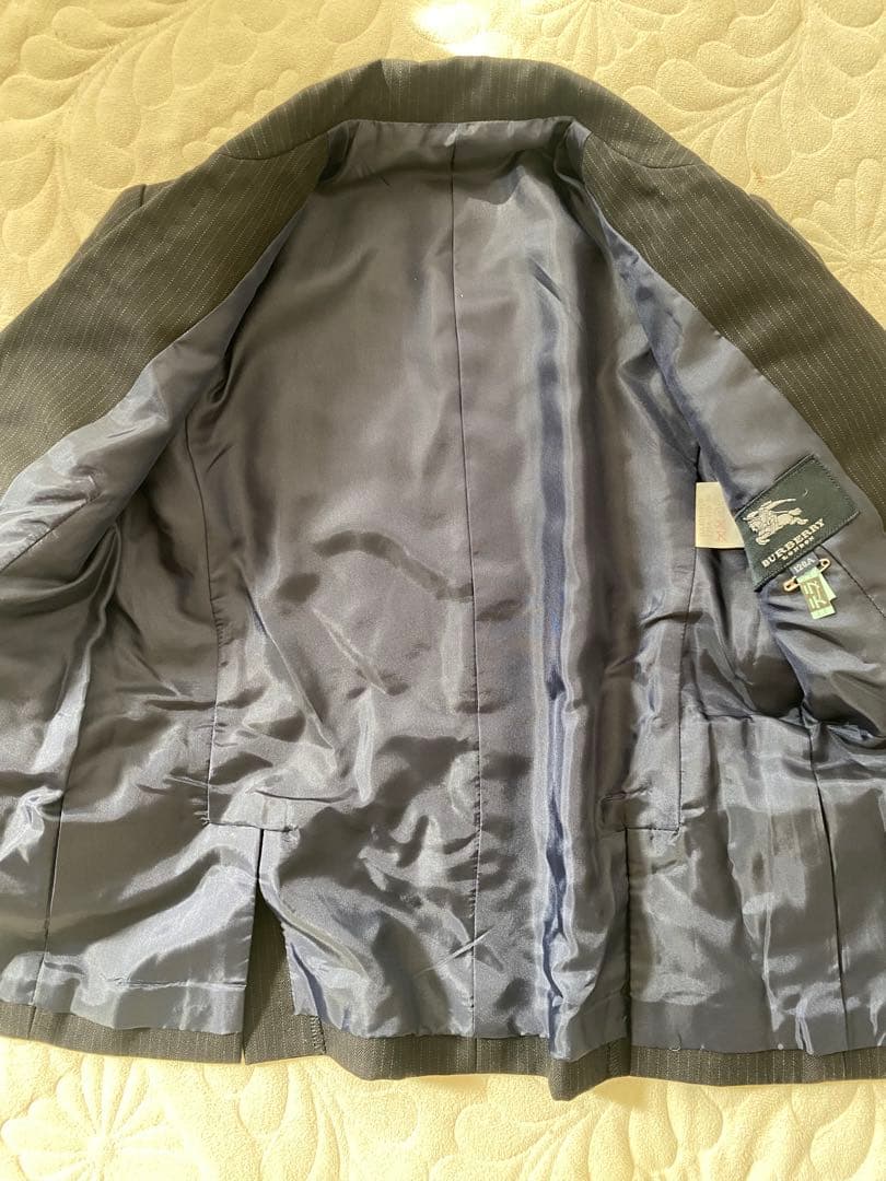 バーバリー　スーツ　卒園式　入学式　バッチ付き