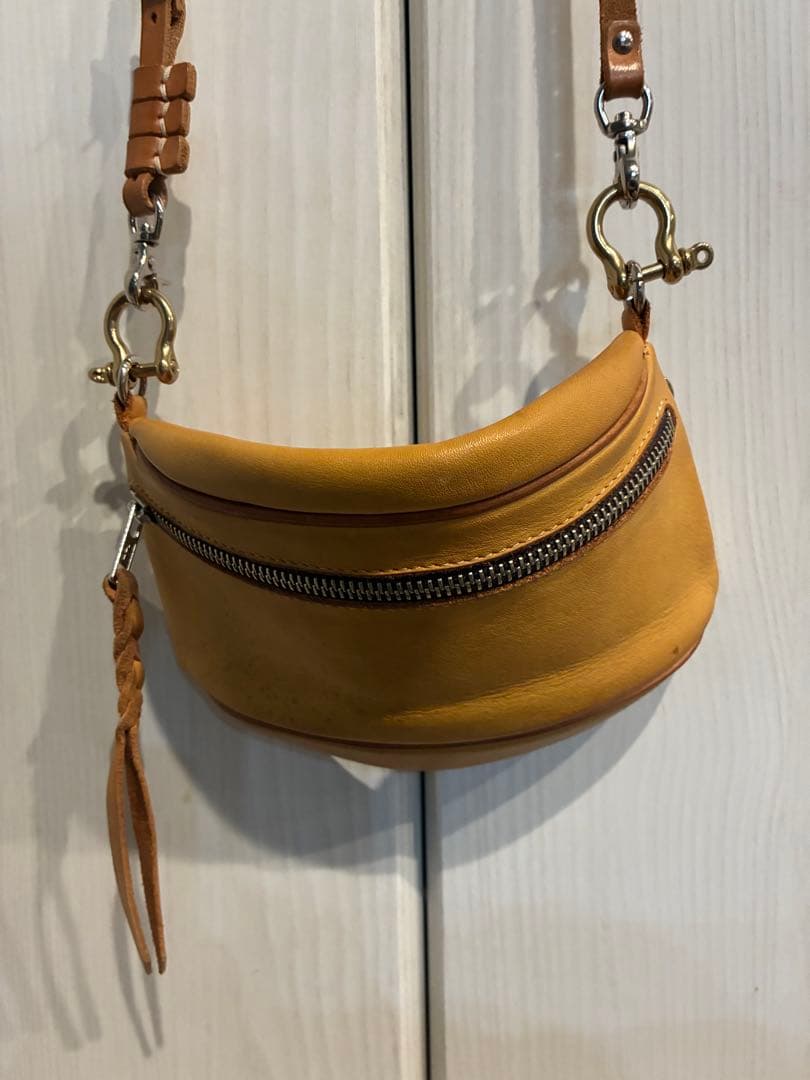 レッドムーン　レザーポーチ　キャメル