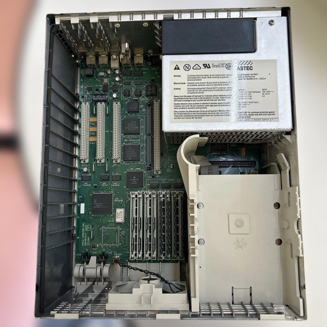 Macintosh II クリーム色