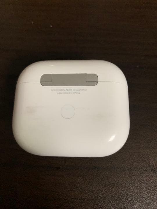 AirPods3世代本体、左耳