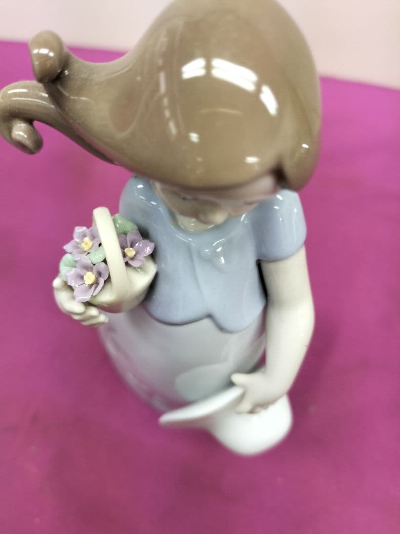 リヤドロ　陶器人形　「リトルバイオレット」スペイン　No8043 完品　美品