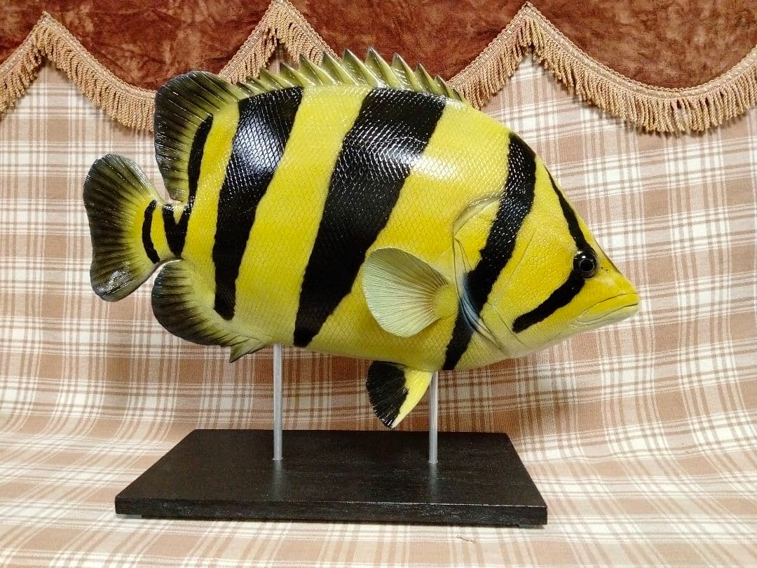 ハンドメイド　48cmダトニオ シャムタイガー　フィギュア　レプリカ　置物　魚