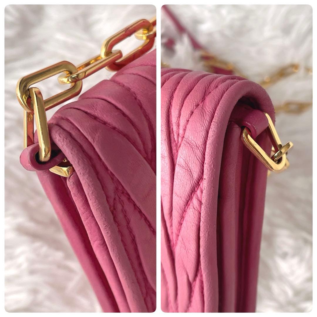 希少⭐︎miumiu マテラッセ ピンク チェーンショルダー付き ウォレット