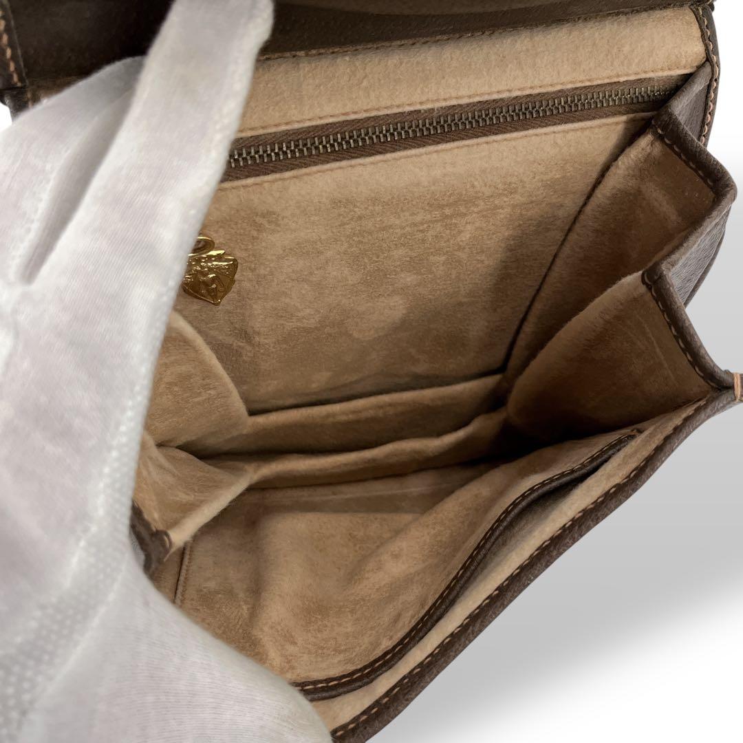 オールドグッチ　ショルダーバッグ　ポシェット　GGスプリーム　ロゴ金具　ベージュ