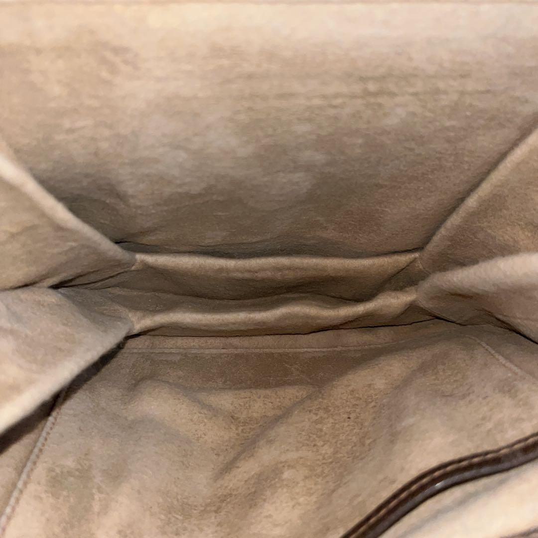 オールドグッチ　ショルダーバッグ　ポシェット　GGスプリーム　ロゴ金具　ベージュ