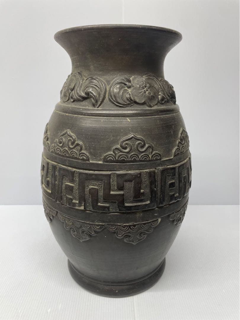 大型　花瓶　花器　壺　インテリア　コレクション　経年品　彫細工　金属製