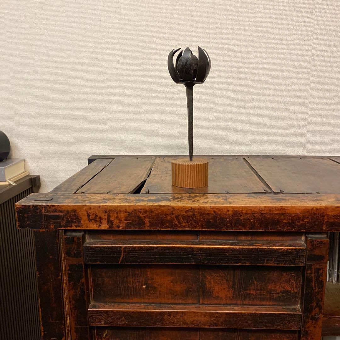 李朝工芸　鉄製オブジェ（蓮花）