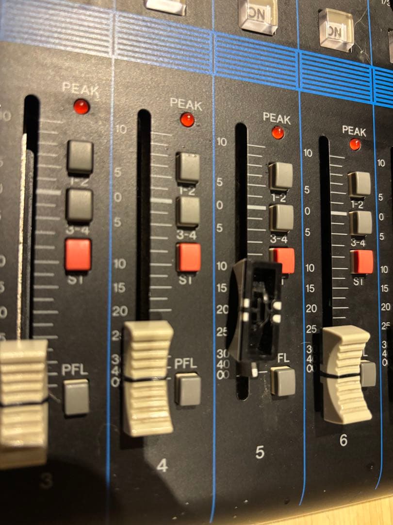 Yamaha MG16XU アナログミキサー