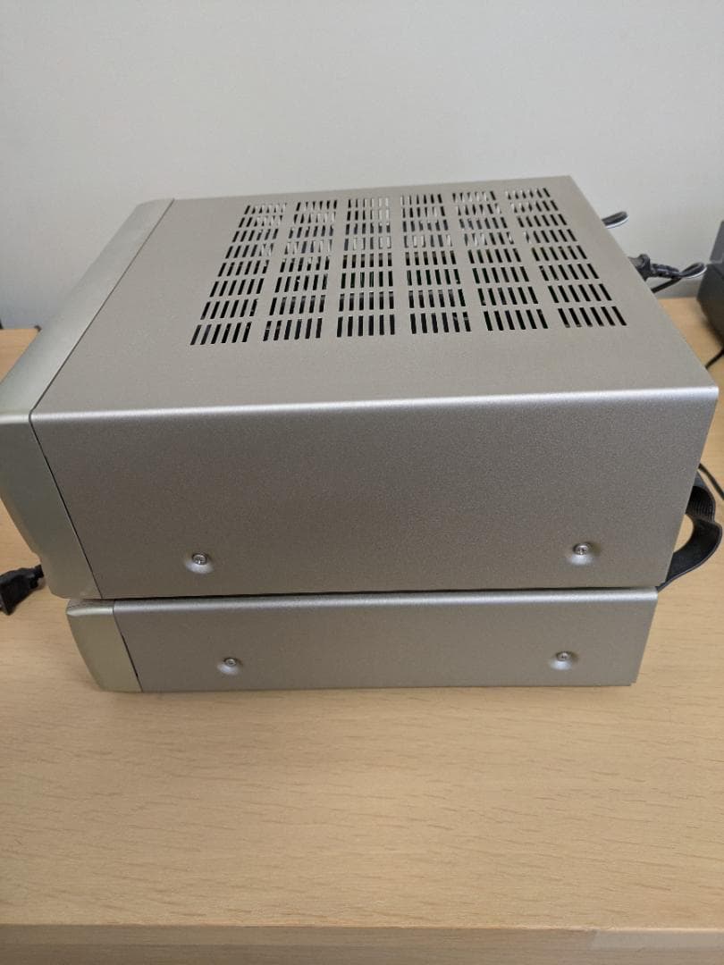 と*ゅ様 オンキョー　Ｒ-A7.ＥＱ-A5 チューナーアンプ、イコライザー