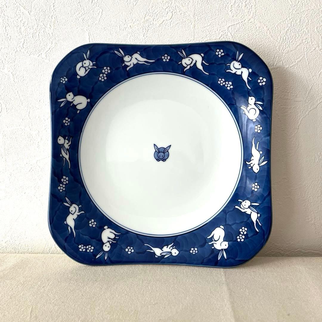 ☆K793○源右衛門窯　ウサギ紋スクエア大皿【未使用】元箱・栞・説明書有り