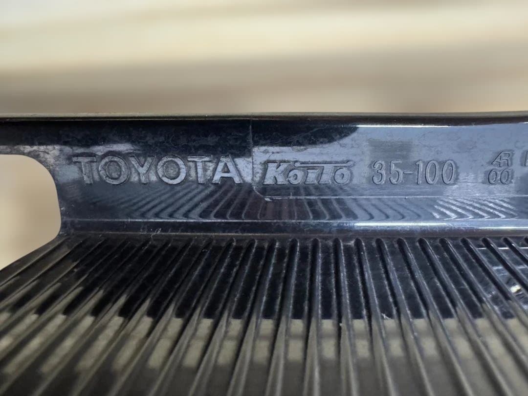 ハイラックス サーフ トヨタ 純正 テールランプ 左右 210 215