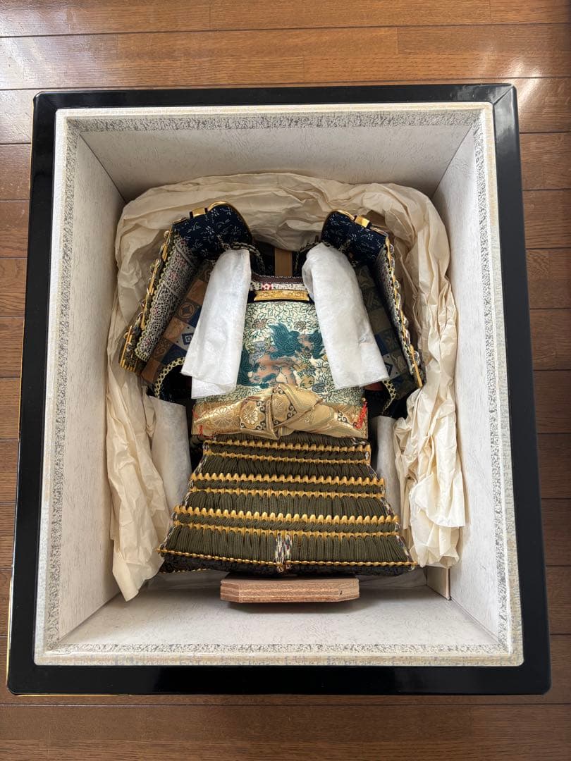 五月人形 武士の鎧 (社団法人日本ひな人形協会会長賞受賞作品)