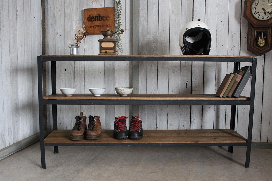 古いアイアンフレームと古材の収納棚　食器棚　オープンラック　靴棚　古家具