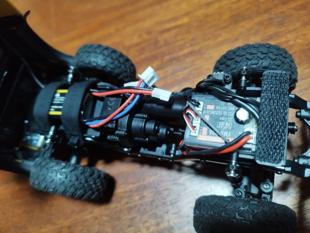 茹で卵　FMS fcx24m Defender90 ランドローバー