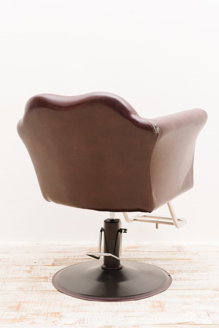 スタイリングチェア ビューティガレージ BELTA 美容室