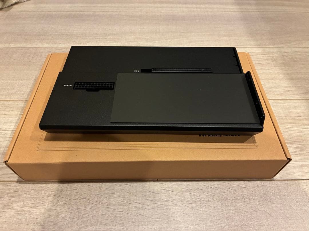 MINISFORUM DEG1 外付けGPU ドッキングステーション開封のみ美品