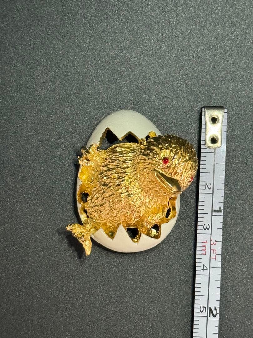 lotuscloud 2528⭐️TRIFARI トリファリヴィンテージブローチ