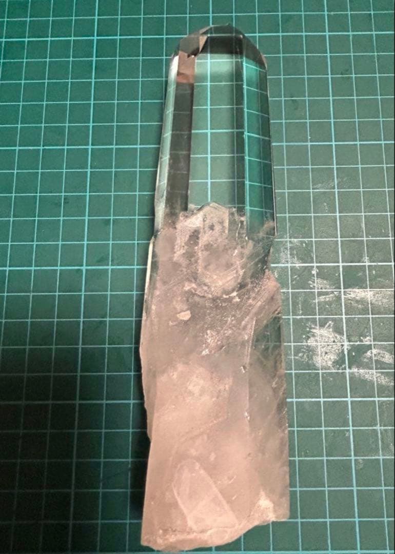 激安‼️訳あり【天然石】高品質 水晶ポイント 木彫り台座付き ❣️定価2万