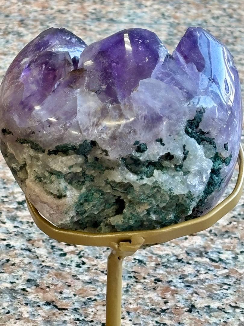 ブラジル産　大きめの結晶　アメジスト　クラスター　1652g テリ艶　ゴージャス