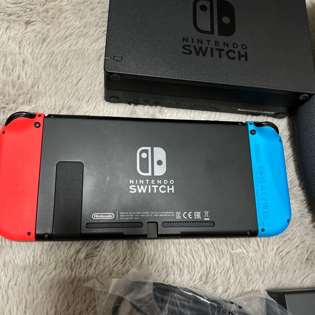 Nintendo Switch ネオンブルー/ネオンレッド 本体とソフト2個‼️