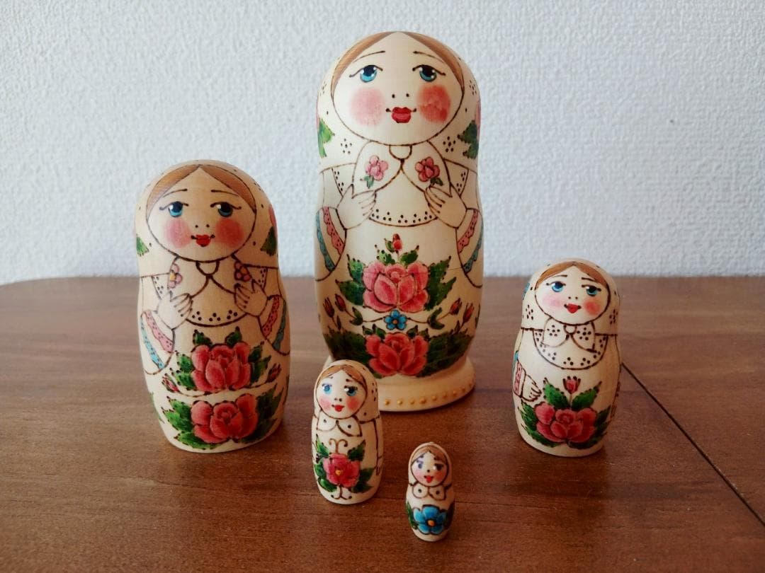 【LYH278】 北欧ロシア雑貨のインテリア、マトリョーシカ　リューバ作