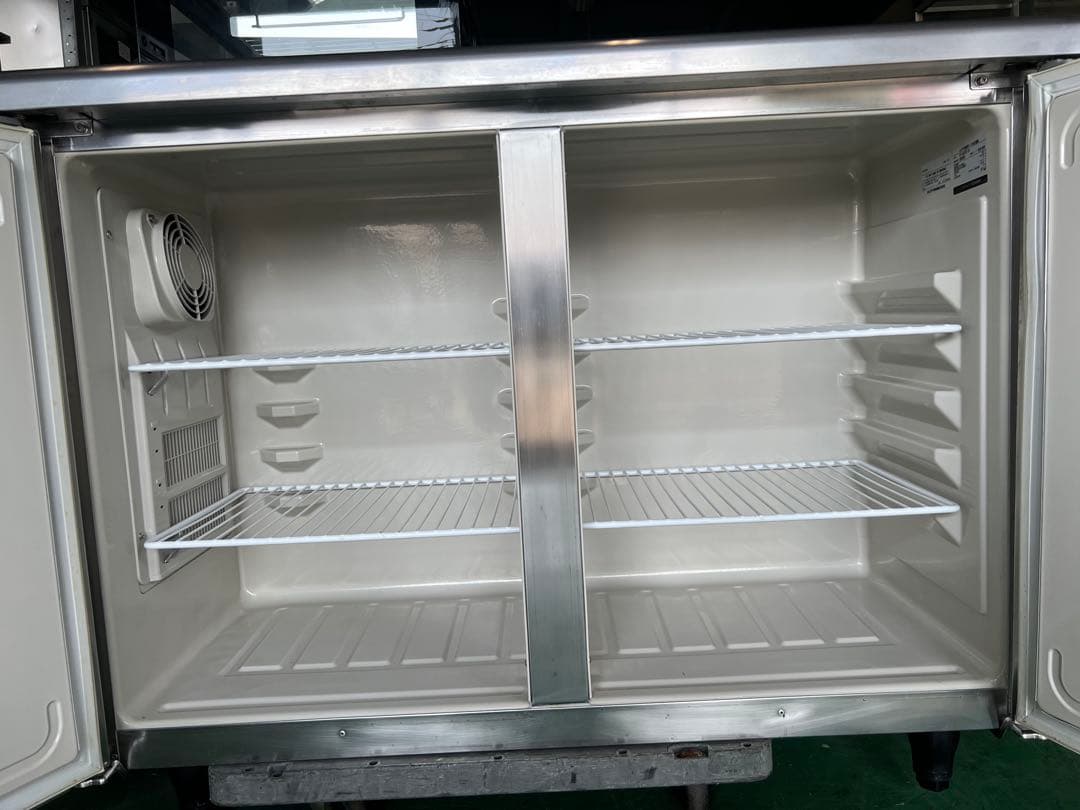 2012年 ホシザキテーブル形冷蔵庫 ①