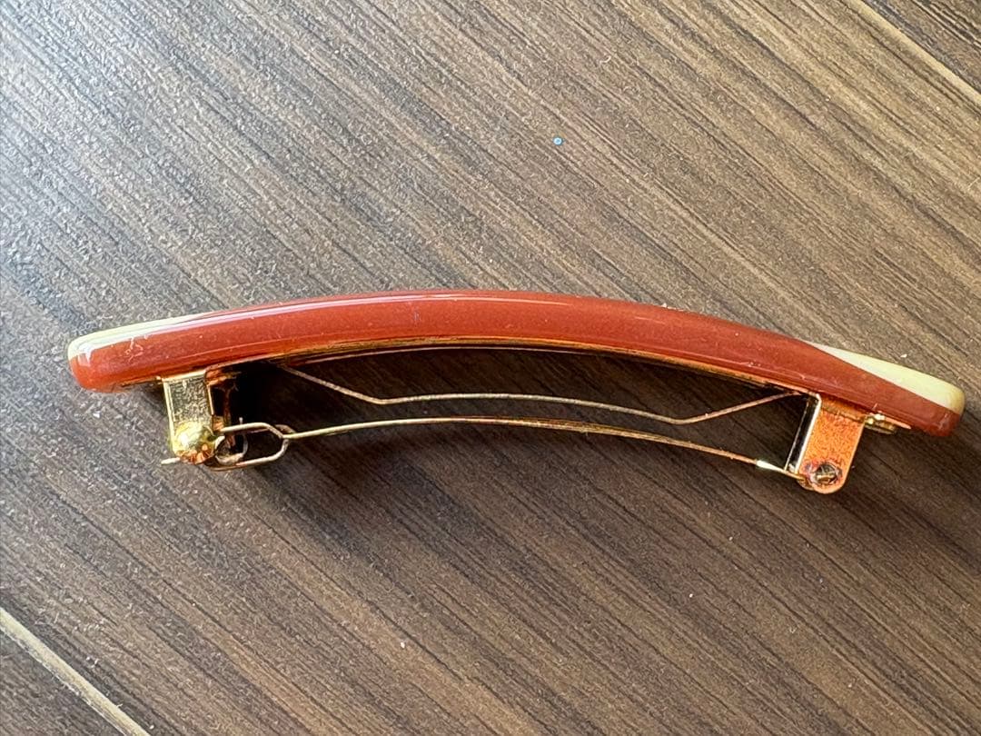 CHANEL シャネル　ロゴ入り　髪留め　バレッタ