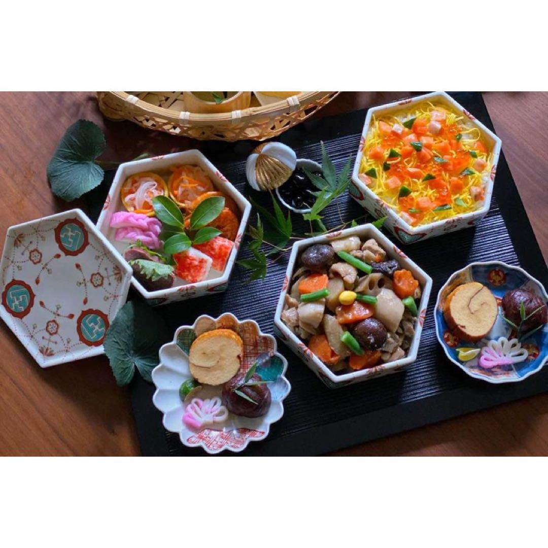 和食器 三段重 お正月 日本製 亀甲 縁起物   【送料無料】珱珞 亀甲三段重