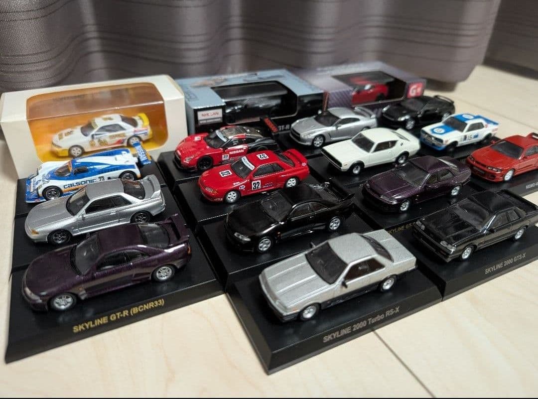 京商製1/64 日産 17台