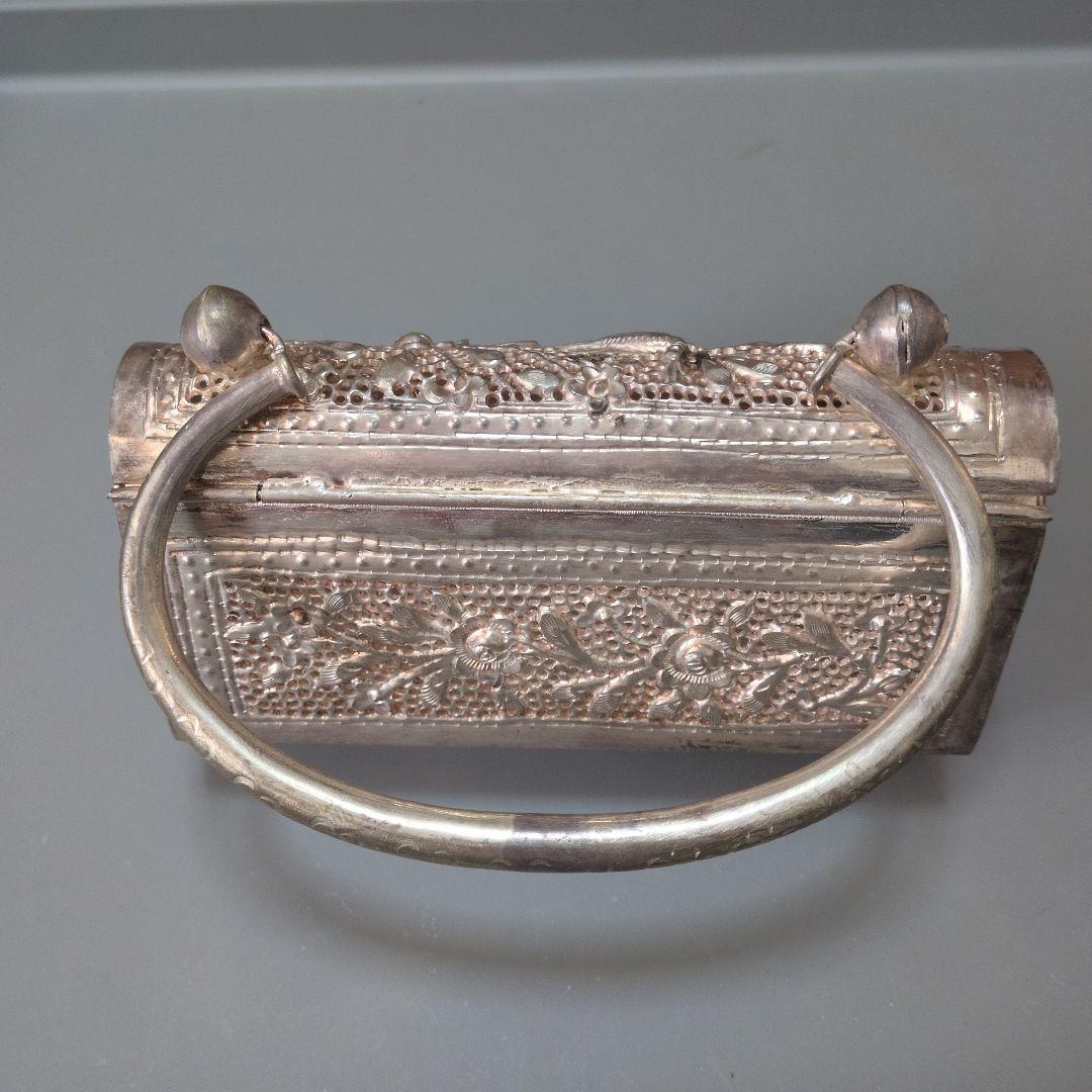 シルバー製花模様アクセサリーケース