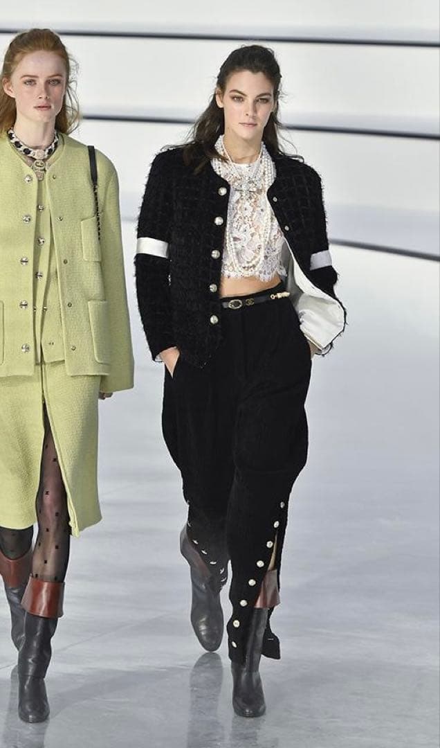 最終値下げ！希少！CHANELシャネルココマークロゴレーストップス