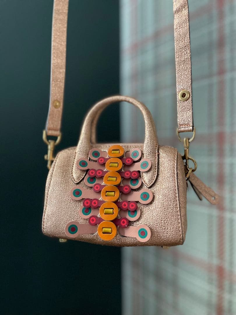 Anya Hindmarch フリップバレル ミニショルダーバッグ