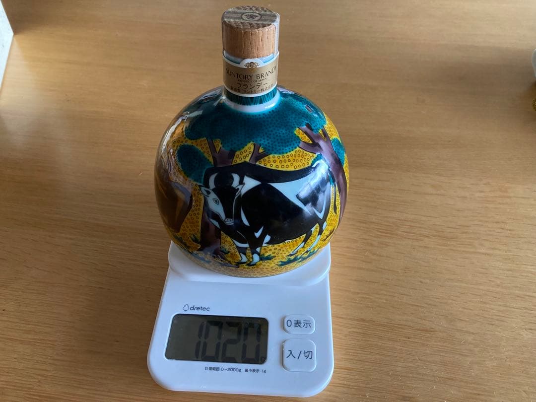 ラ*ス様 サントリースペシャルボトルコレクション九谷焼吉田屋風牛の図装飾箱入り