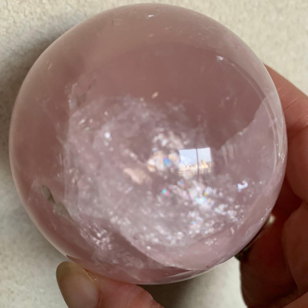 ローズクォーツスフィア大玉約70.2mm 虹有り　天然石置物　丸玉