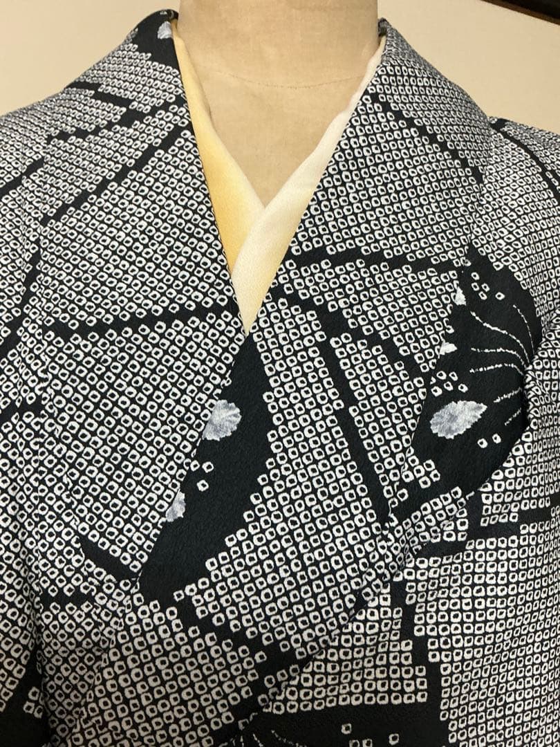 蝶模様絞り柄の小紋着物から　二部式お着物