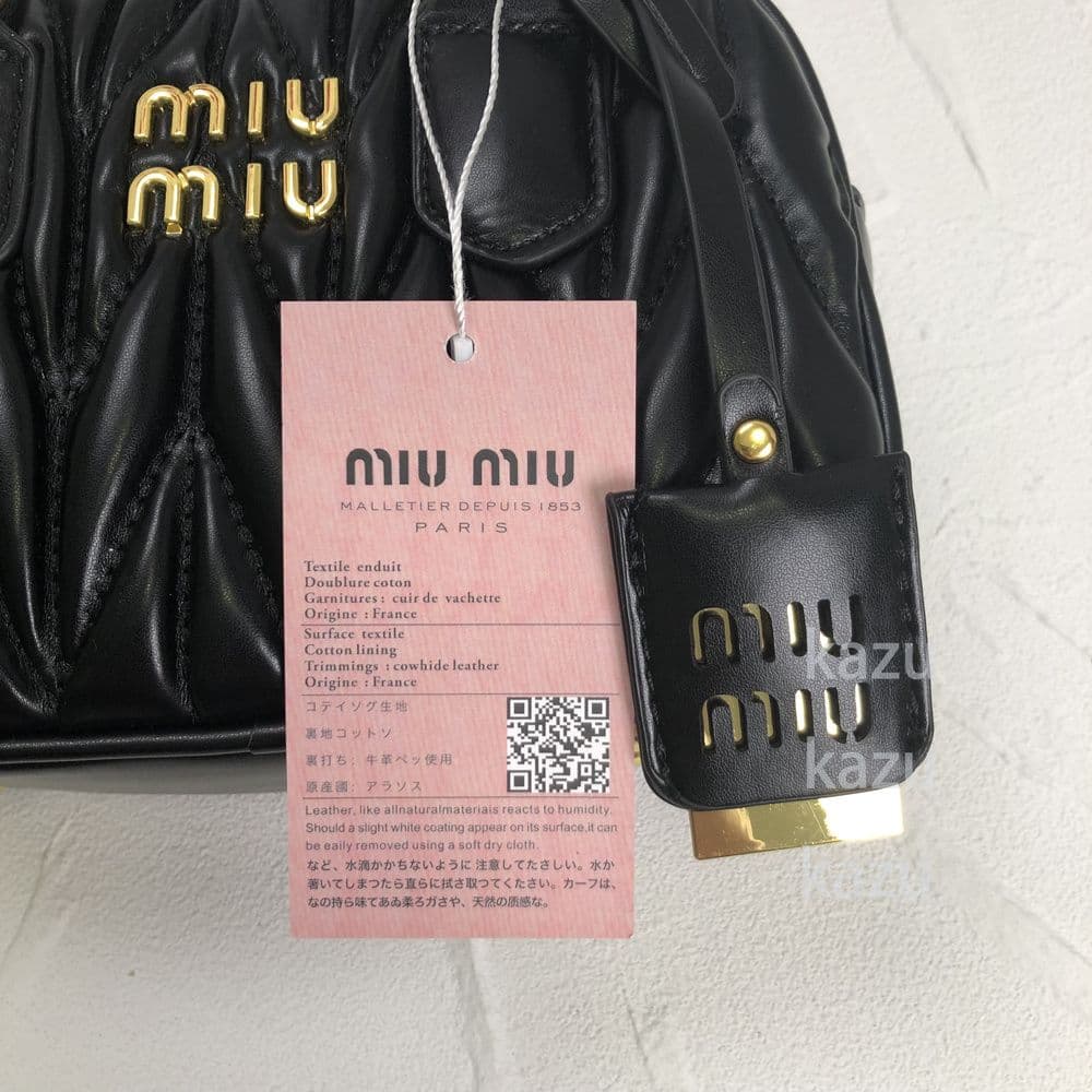 ミュウミュウ ブラックレザー ショルダーバッグ