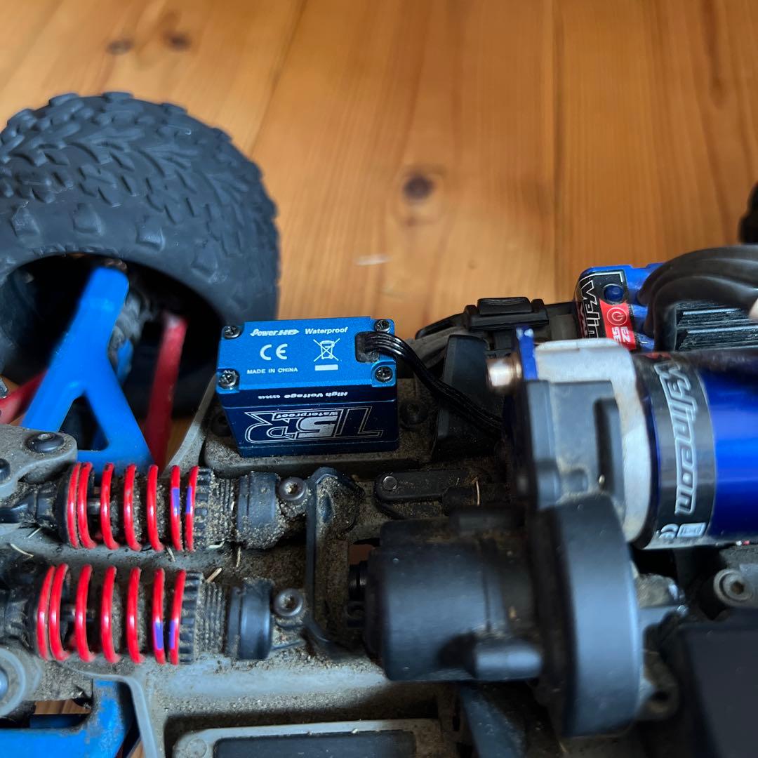 トラクサス　e-revo 1/16 VXL RTR