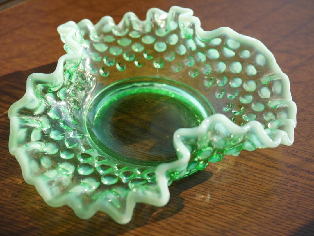 フェントン１９４０年 稀少 グリーンオパールセントホブネイル ウランガラス