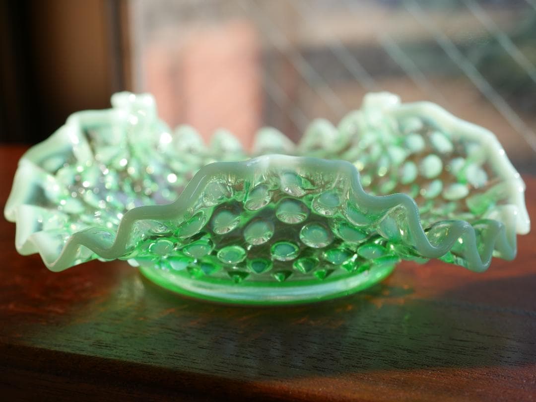 フェントン１９４０年 稀少 グリーンオパールセントホブネイル ウランガラス