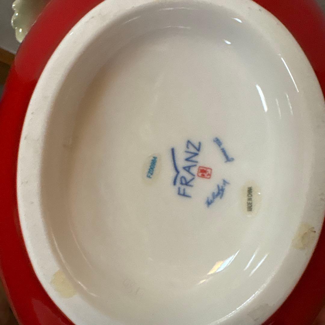 未使用　FRANZ ハイビスカス　赤い花瓶 陶器製 花模様　高さ28cm　箱無し