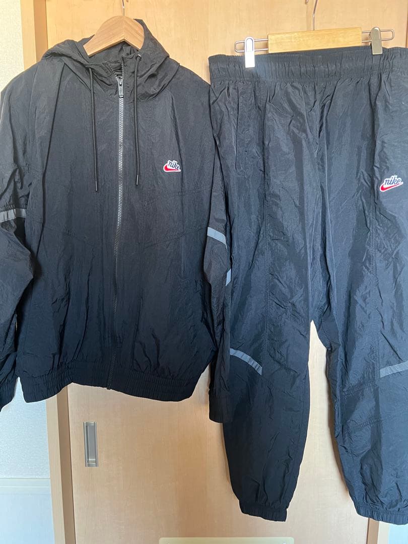 かにかまNike 筆記体ロゴ　上のみ