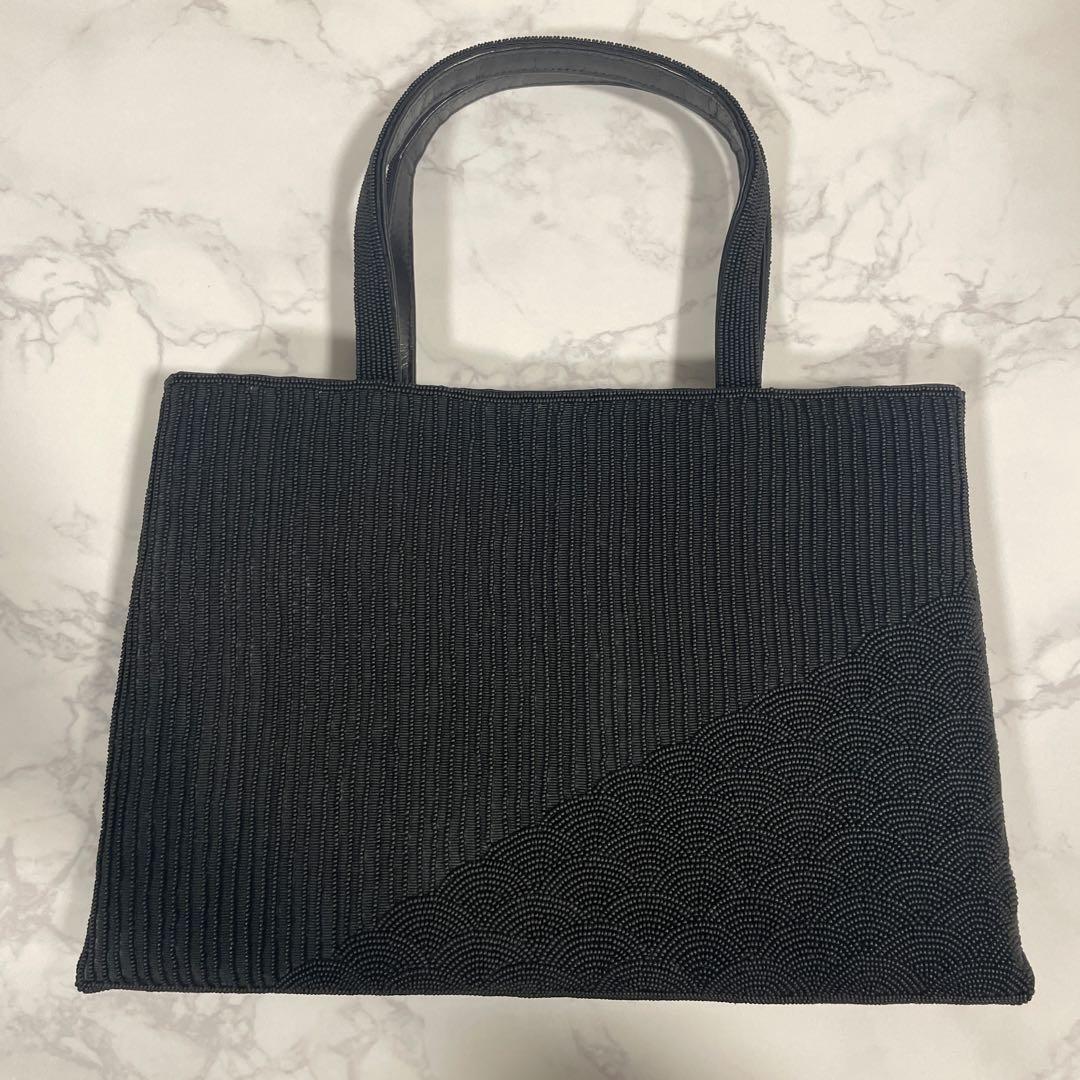 柏ビーズ　黒の波模様　フォーマルバッグ