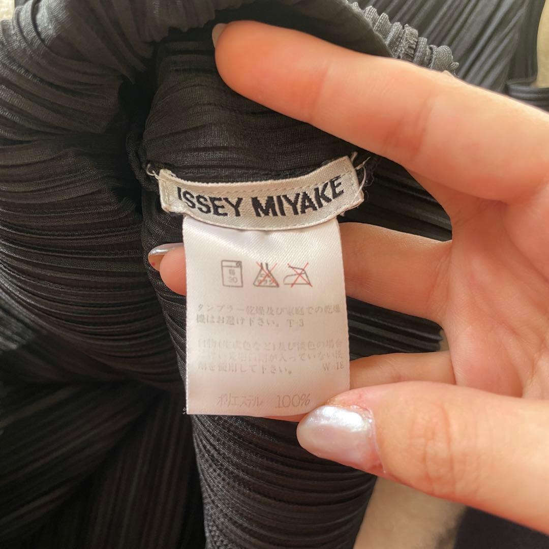 ISSEY MIYAKE イッセイミヤケ プリーツカットソー
