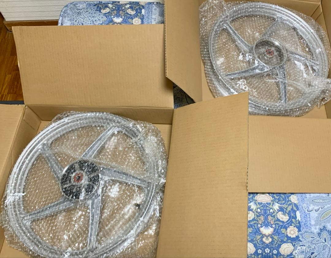 海外仕様 スーパーカブ110（JA44・JA10）純正キャストホイールセット